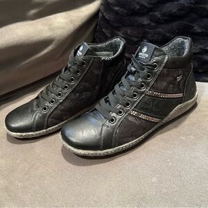 Remonte Liv Boots Black R1480-02 Women’s Size 8.5. Water-Resistant Upper.